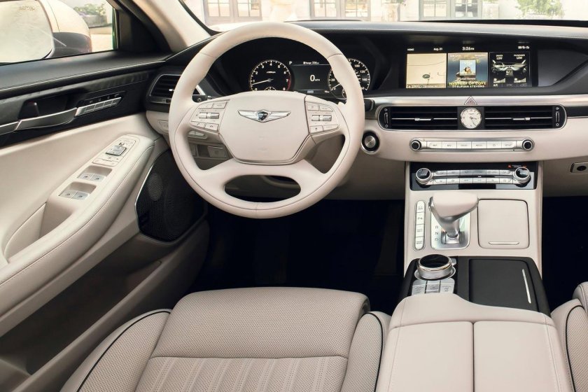 Дженезис 90 салон