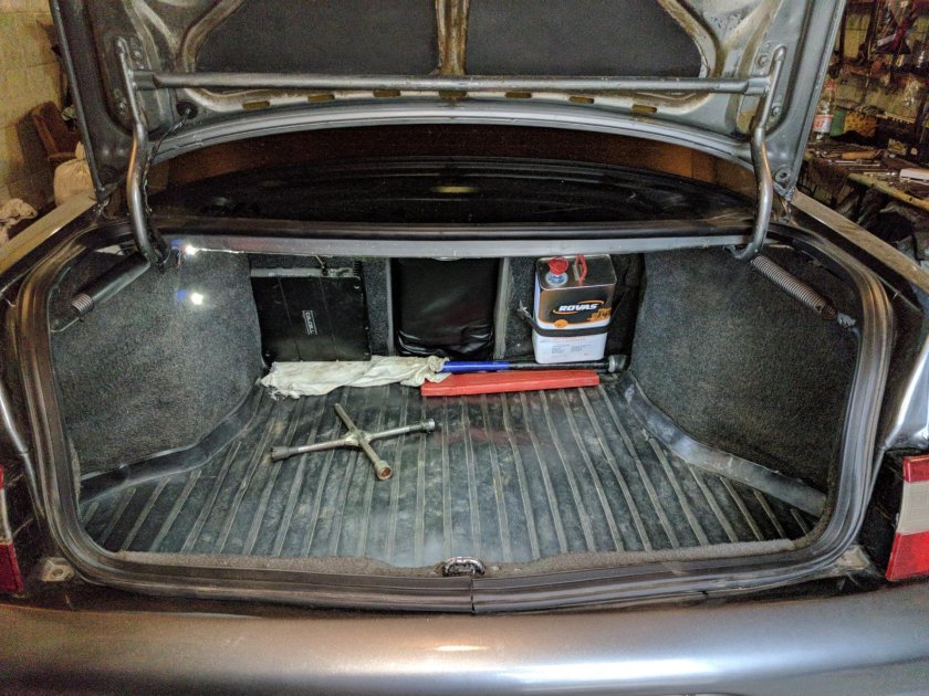 ВАЗ 2110 багажник внутри