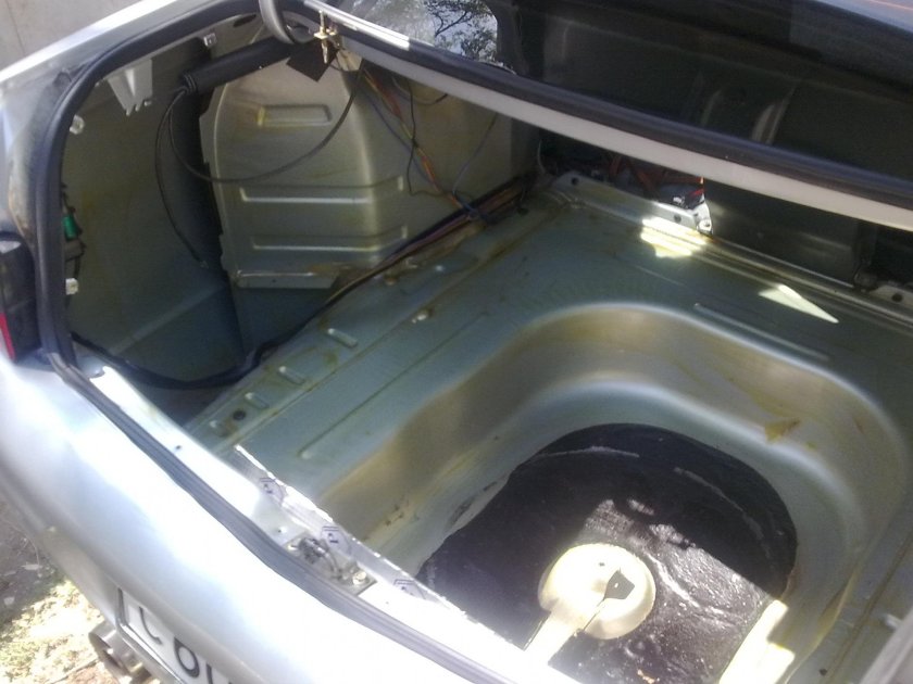 ВАЗ 2110 багажник внутри