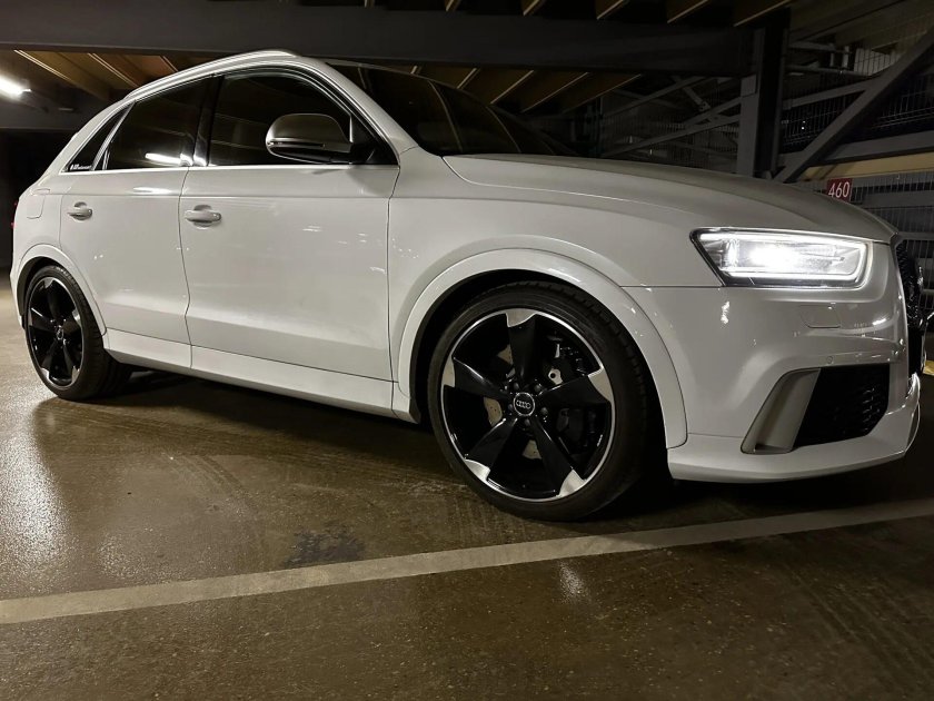 Audi q3 r20