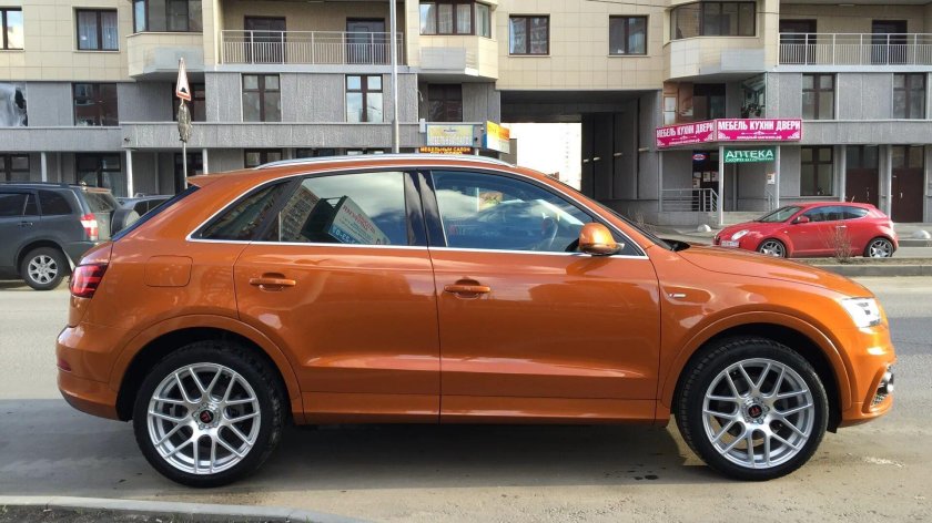 Audi q3 оранжевая