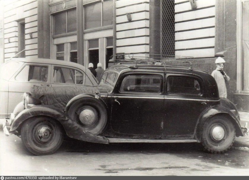 Mercedes-Benz 230 w143