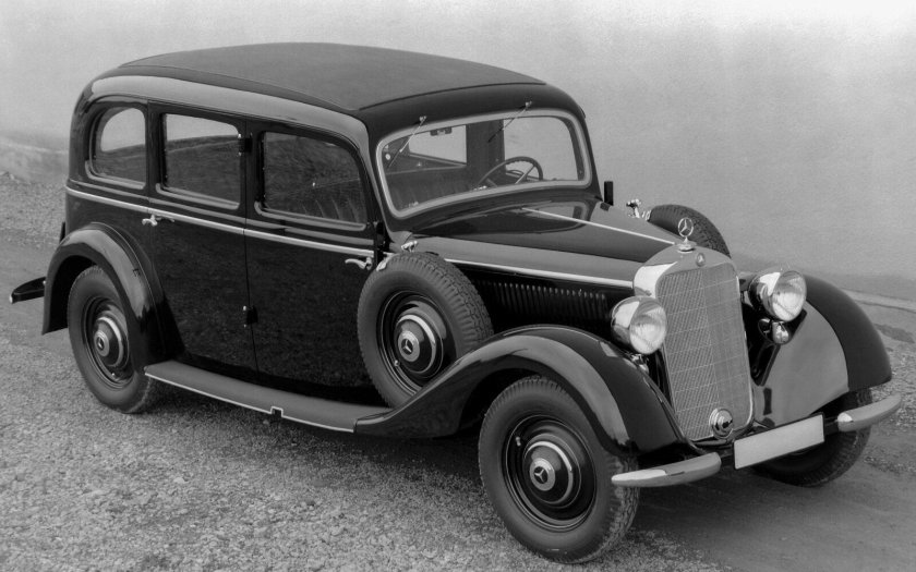 Mercedes-Benz 230 w143