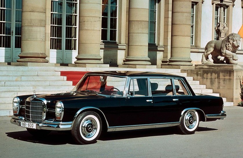 Mercedes-Benz w100