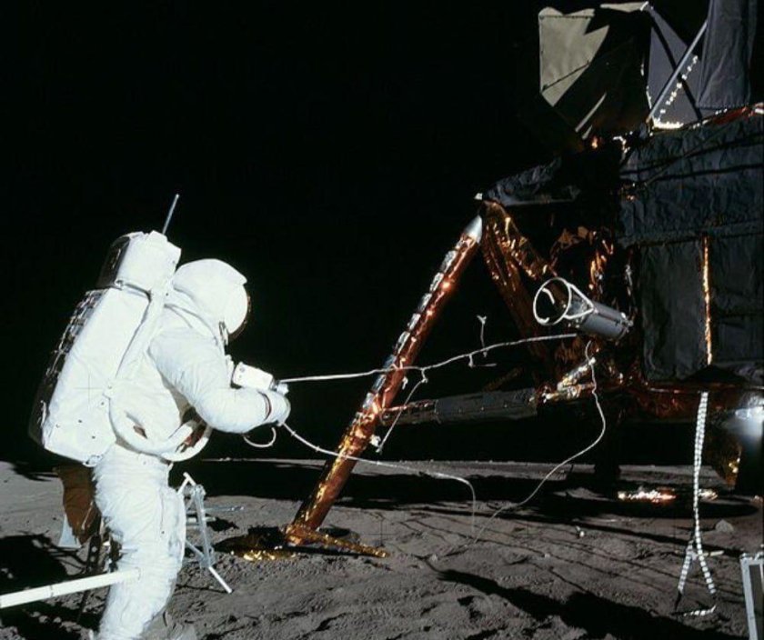 Аполлон 12 на Луне