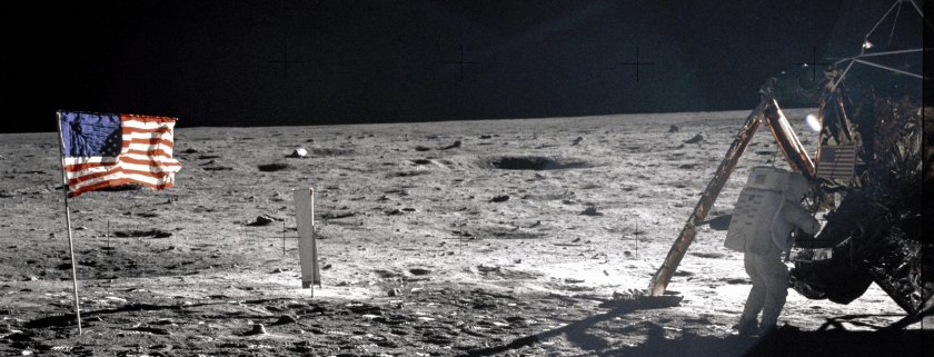 Армстронг на Луне