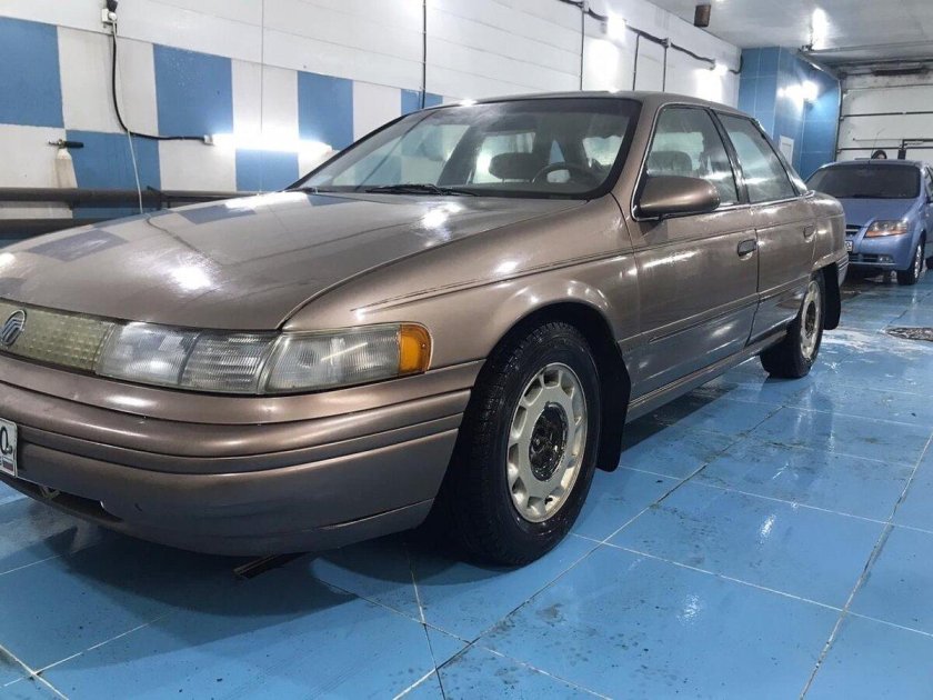 Автомобиль Mercury Sable 1992