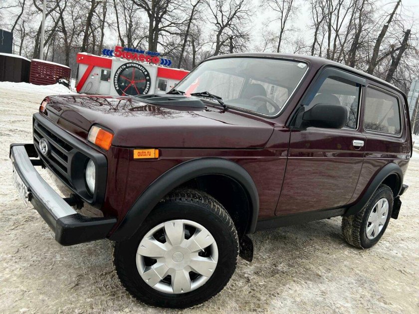 Нива 21214 яшма