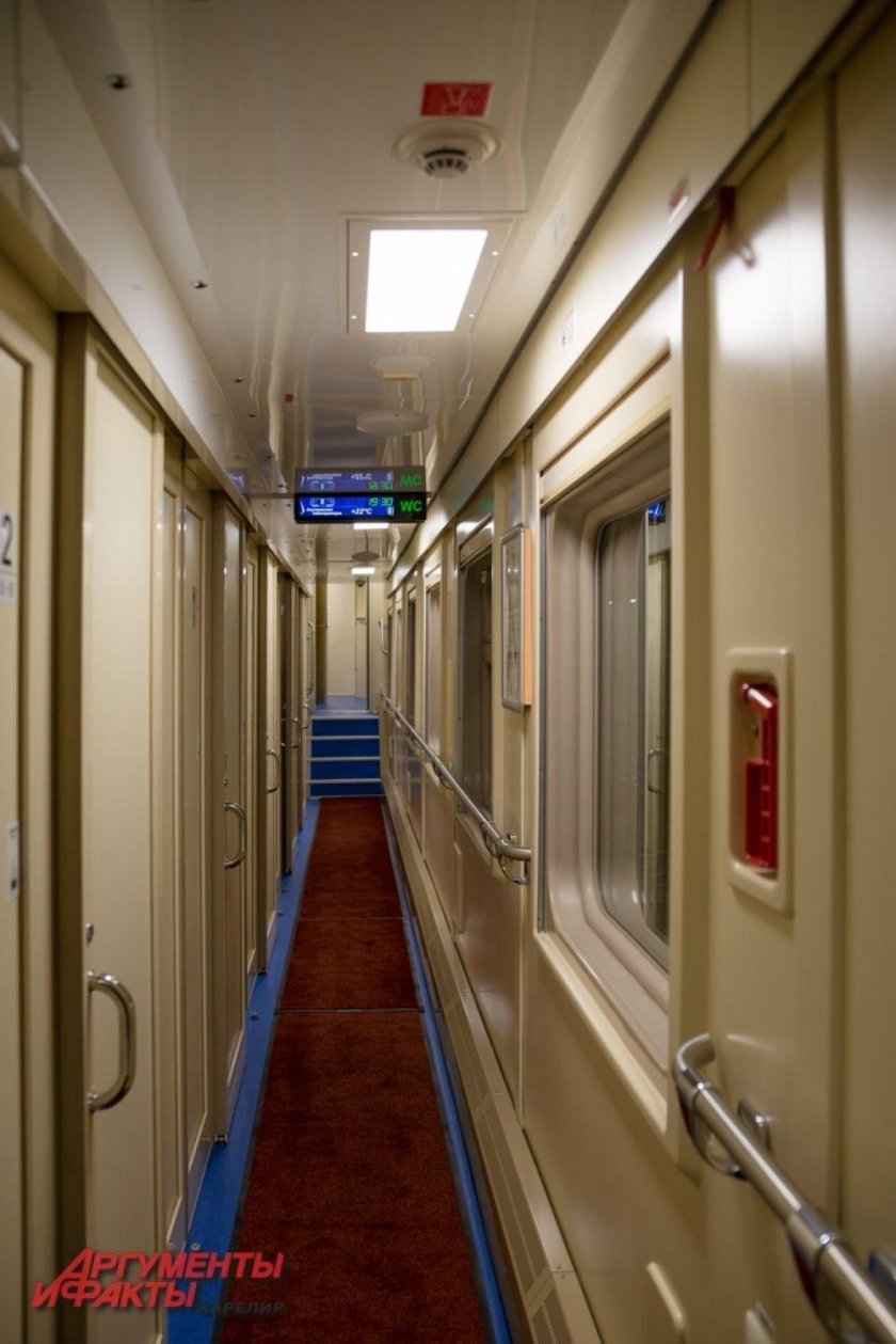 Поезд 050м двухэтажный