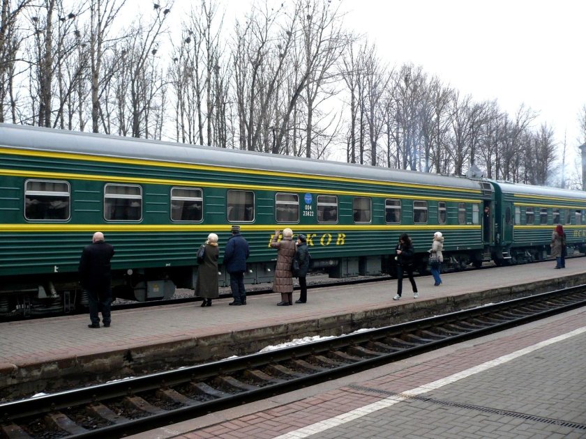 Поезд 010а Москва Псков фирменный Псков