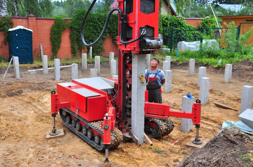 Вибропогружатель для жб свай на экскаватор