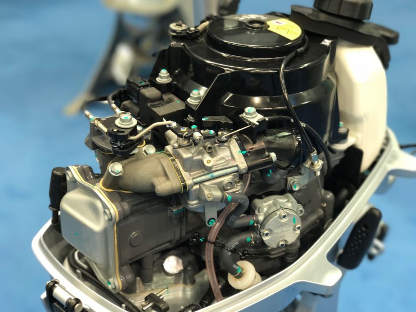 Лодку с двигателем Хонда