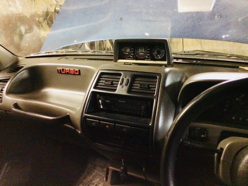 Панель Ниссан Мистраль