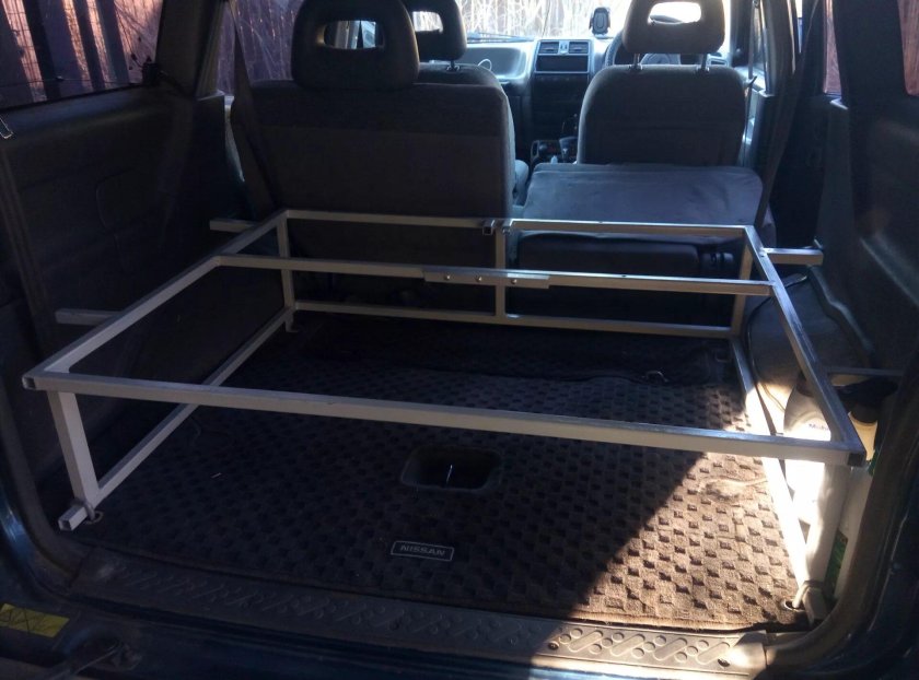 Спальник в Ниссан Мистраль