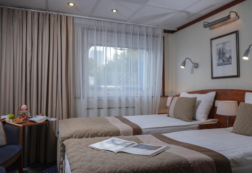 Теплоход-пансионат Россия