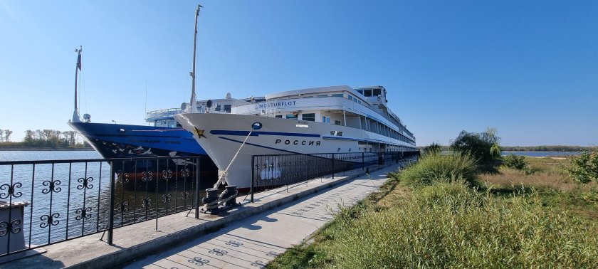 Теплоход Семен Буденный