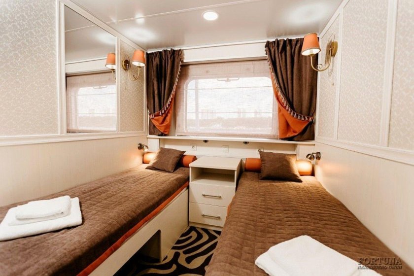 Теплоход Лебединое озеро каюты