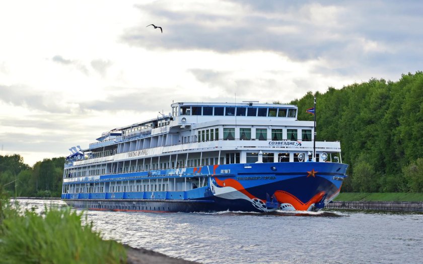 Теплоход огни