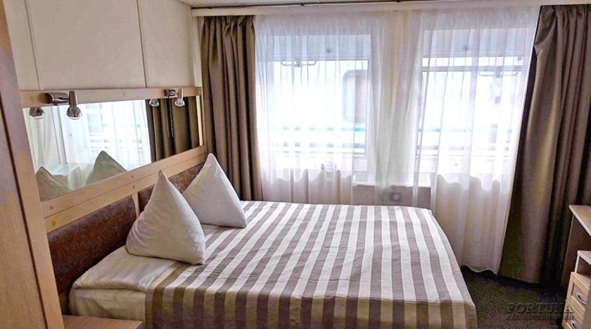 Теплоход-пансионат «огни большого города»