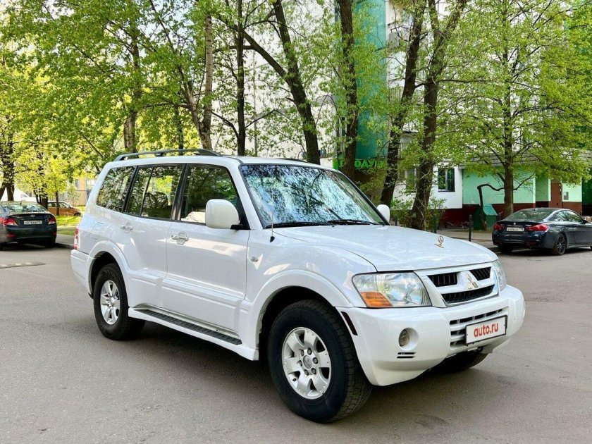 Mitsubishi Pajero 2003
