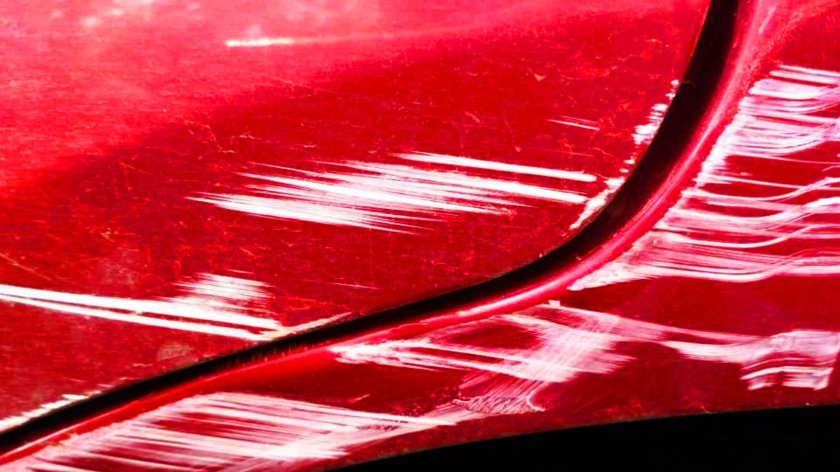 Царапина на машине