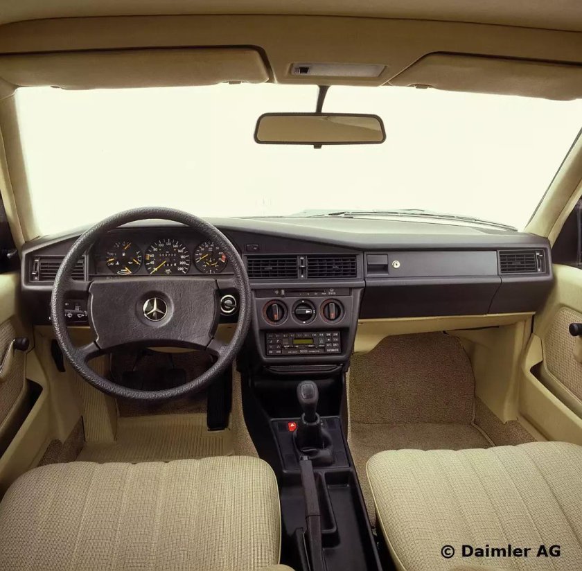 Мерседес Бенц 190е салон