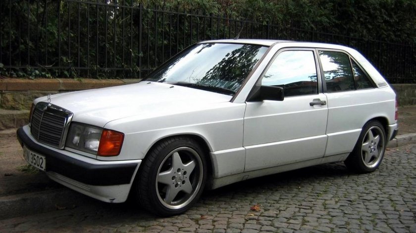 Мерседес 190 хэтчбек