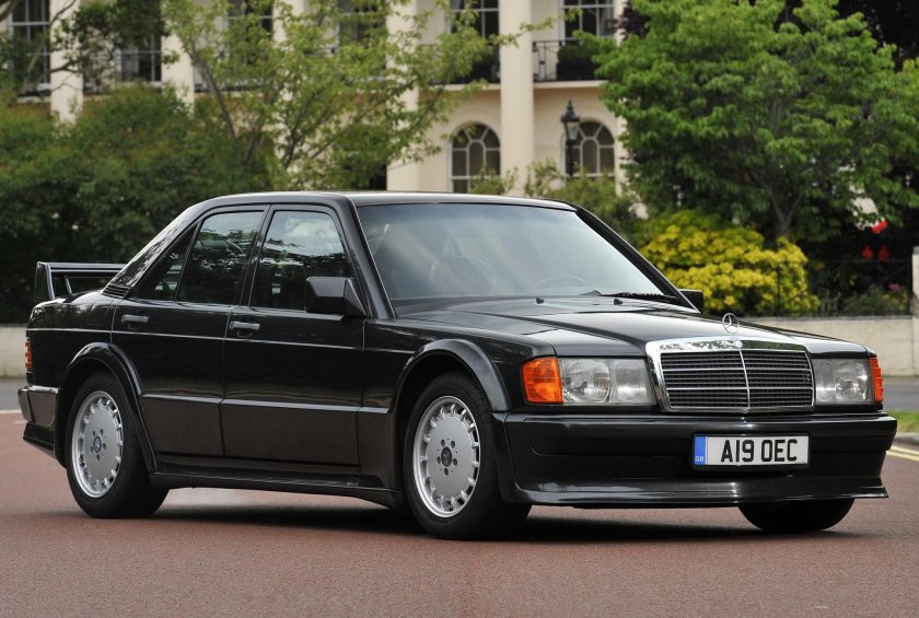 Мерседес Бенц 190е