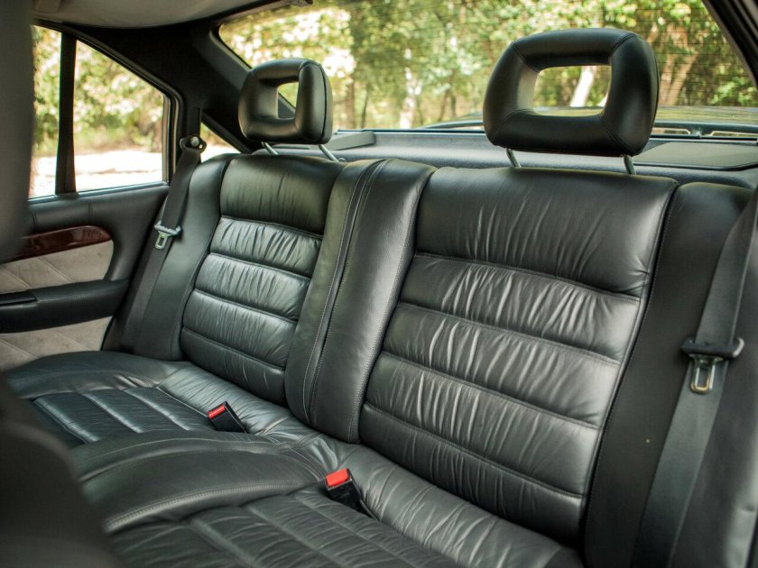 Opel Lotus Omega салон