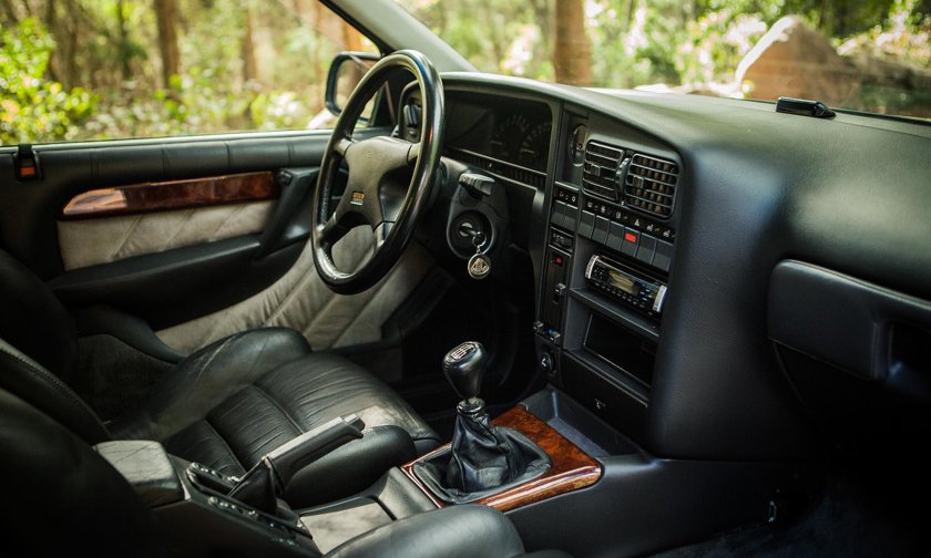 Opel Lotus Omega салон