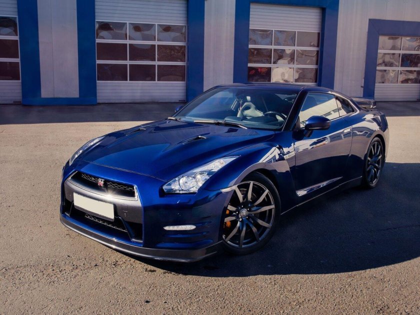 Ниссан GTR 35 синий