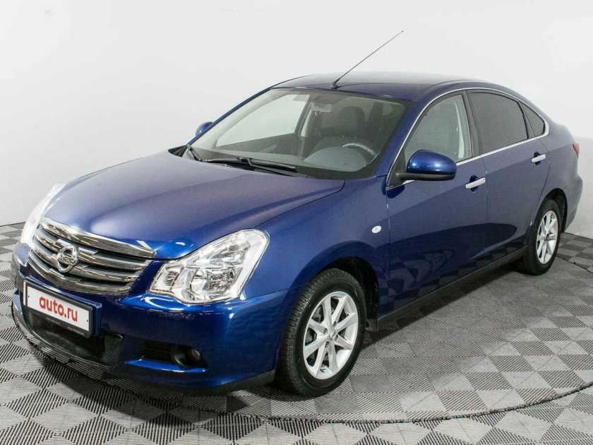 Nissan Almera синий
