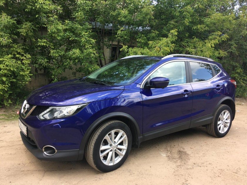 Nissan Qashqai синий
