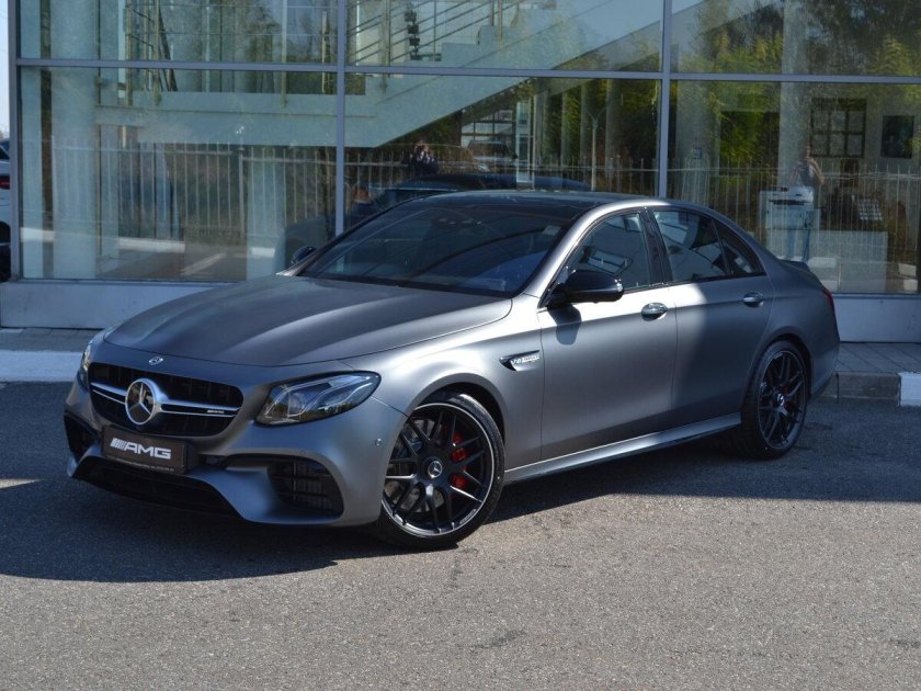 Mercedes Benz e63s AMG