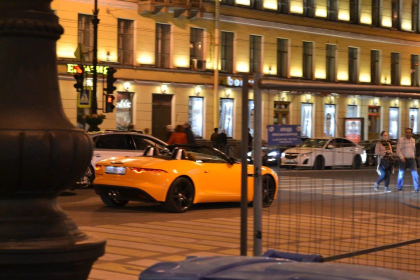 Машины в Питере