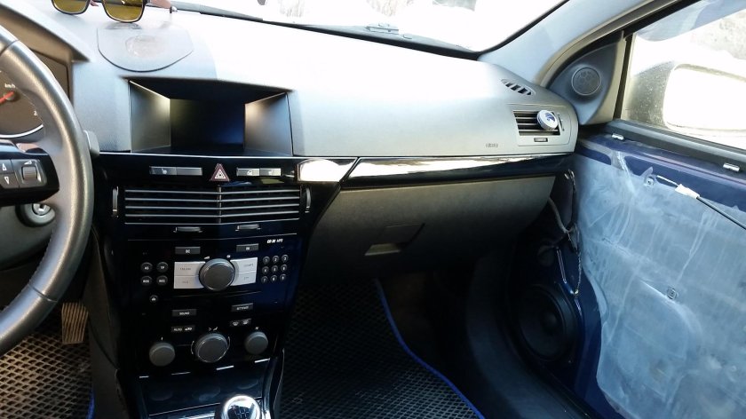 Покраска пластика в салоне Опель Астра h