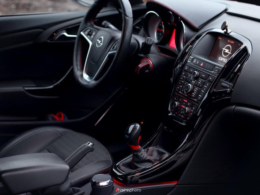 Опель Астра GTC салон