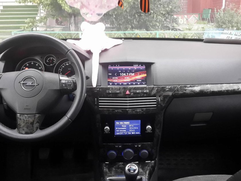 Opel Astra 2008 1.8 салон