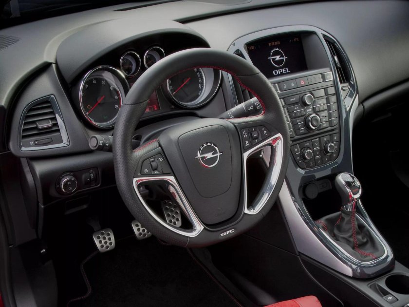 Opel Astra GTC салон
