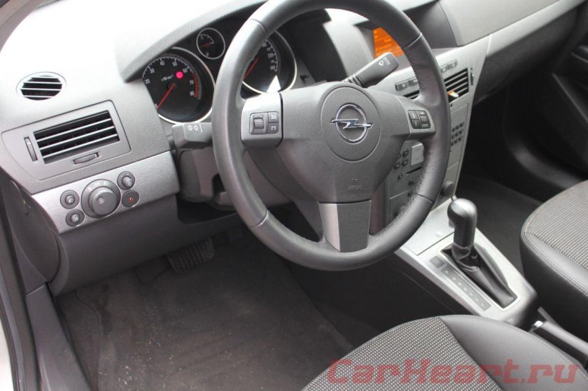 Element в салон Opel Astra h