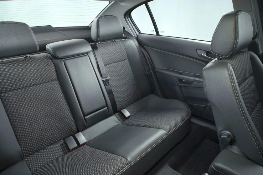 Опель Астра 2007 салон сзади