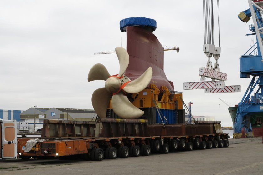 Винторулевые колонки Azipod шведско-швейцарской ABB