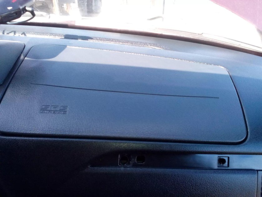 Подушка безопасности пассажира Приора 1