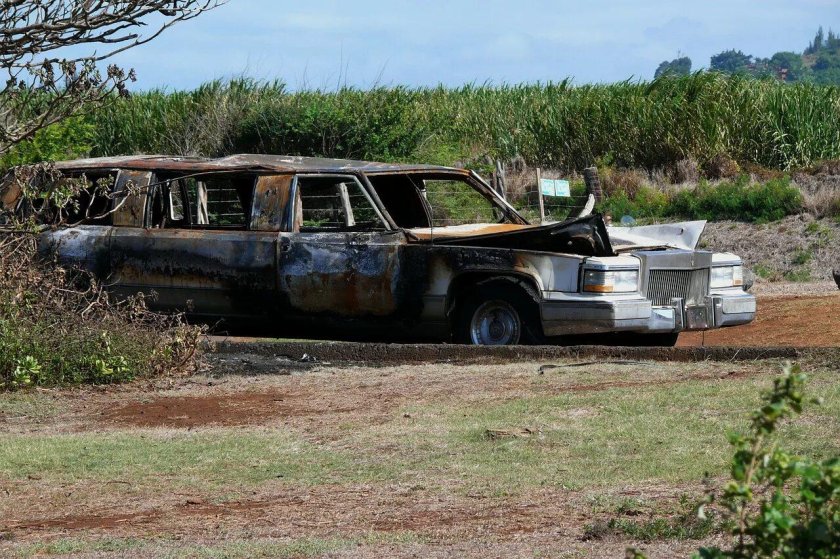 Заброшенный лимузин