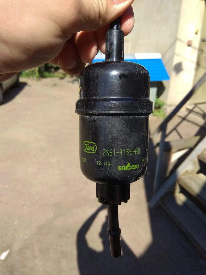 Топливный фильтр Мазда Демио