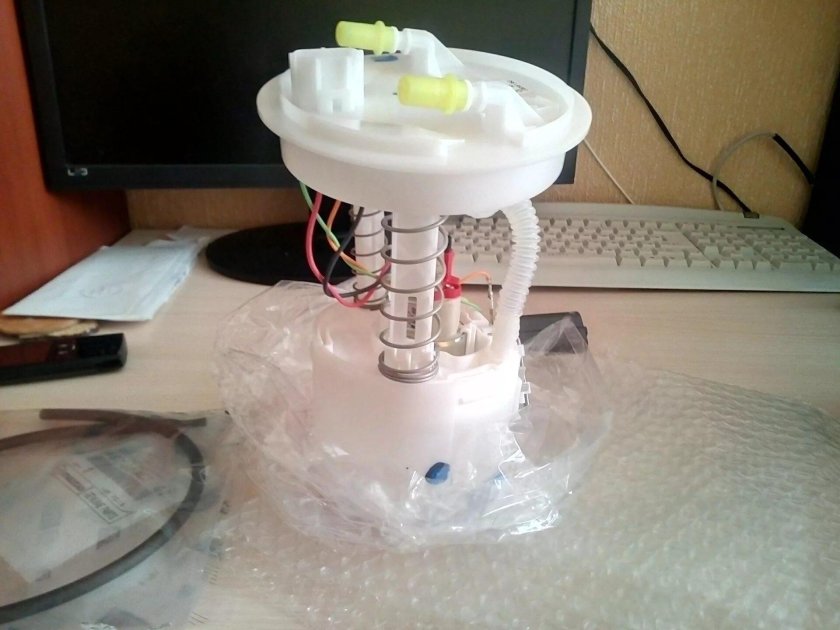 Топливный фильтр Мазда Демио