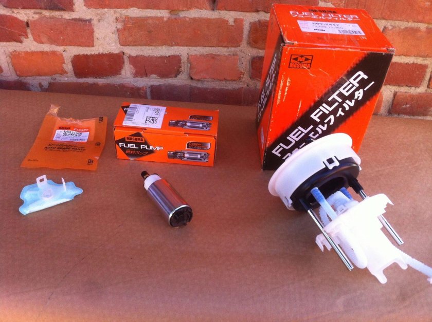 Фильтр топливный Mazda Demio