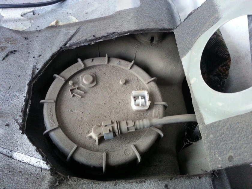 Топливный фильтр Mazda Demio dy3w