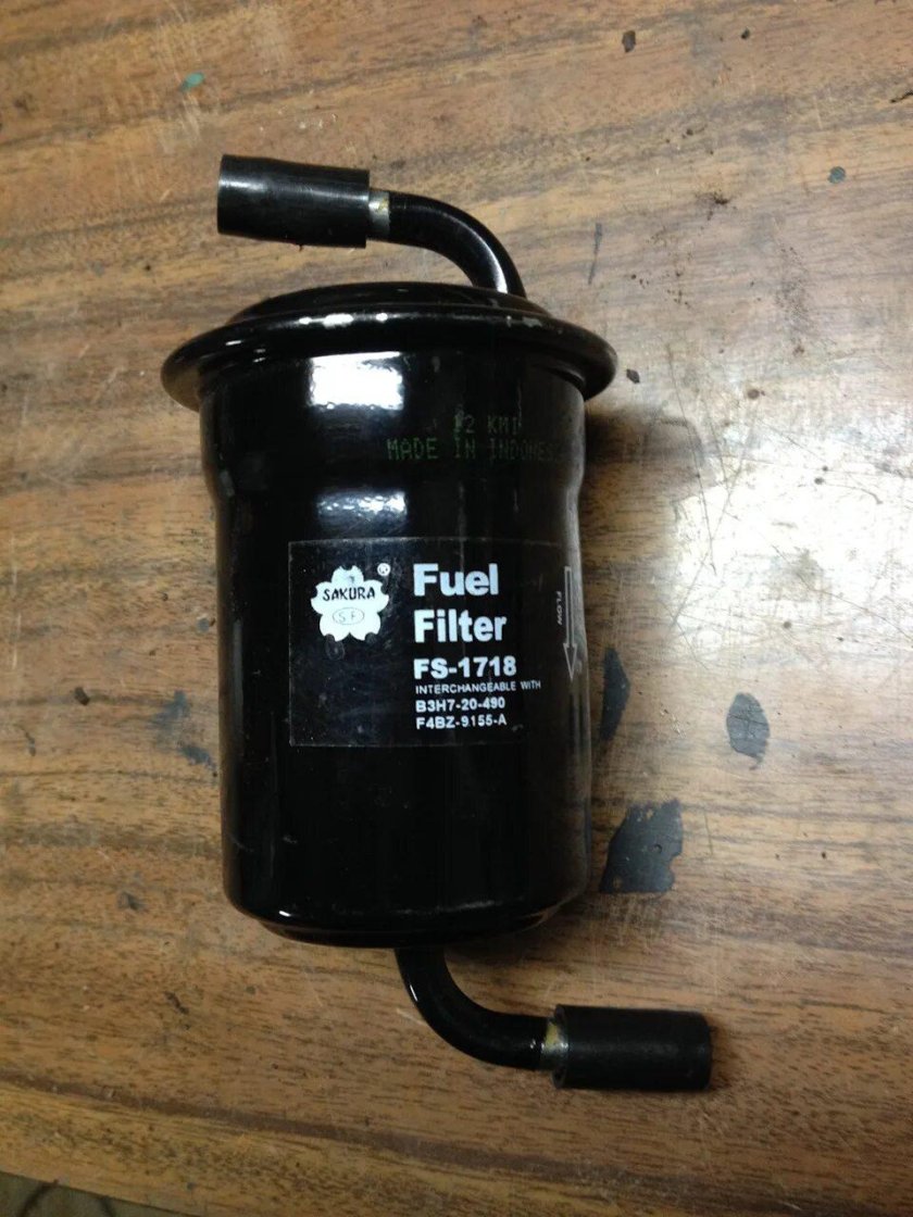 Топливный фильтр Мазда Демио 2001