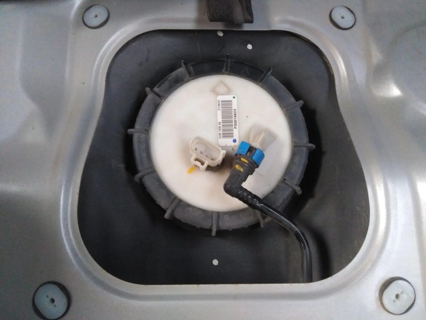 Топливный фильтр Мазда Демио 2003